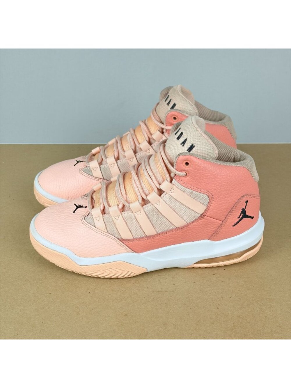 Jordan Max Aura GS Washed Coral Athletic Shoes Youth 4Y Lace Up Mid Leather